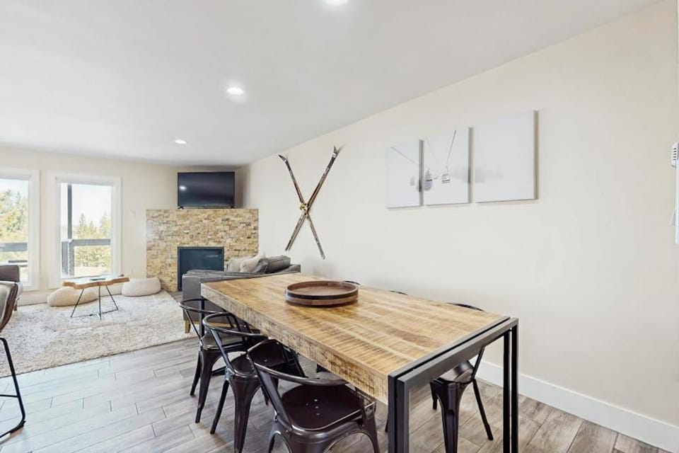 Dog-friendly mountain condo with washer&dryer sleeps 2 House in Kingsbury