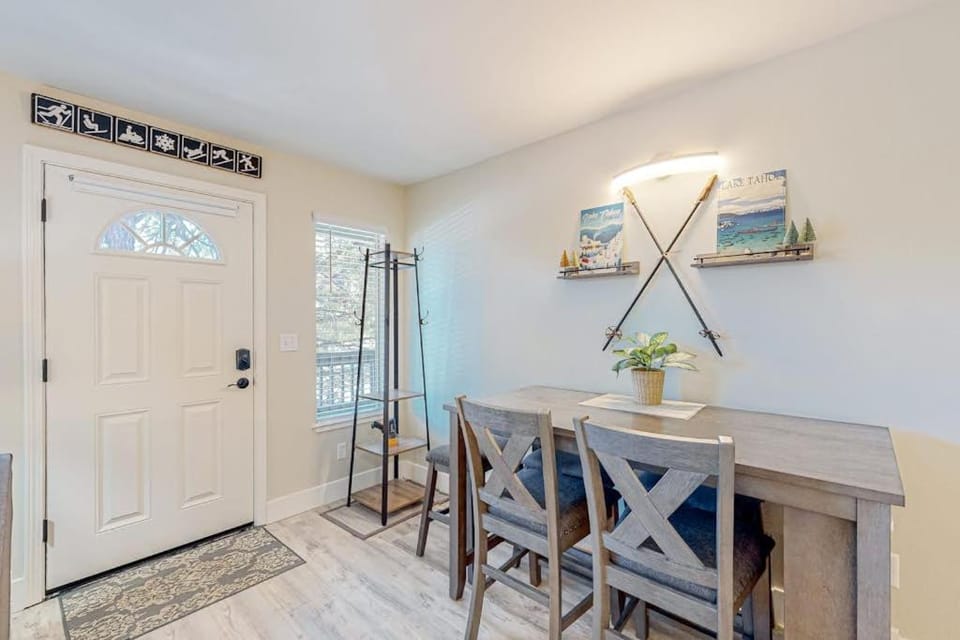 Tranquil condo in Stateline sleeps 4 House in Kingsbury