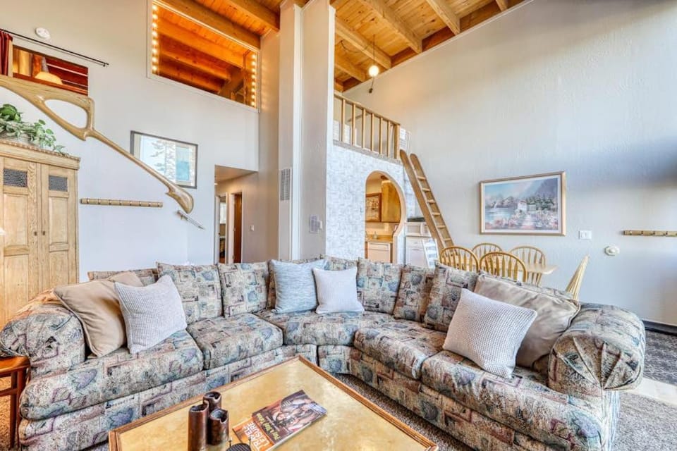 Spectacular townhouse with Lake Tahoe views sleeps 6 House in Kingsbury