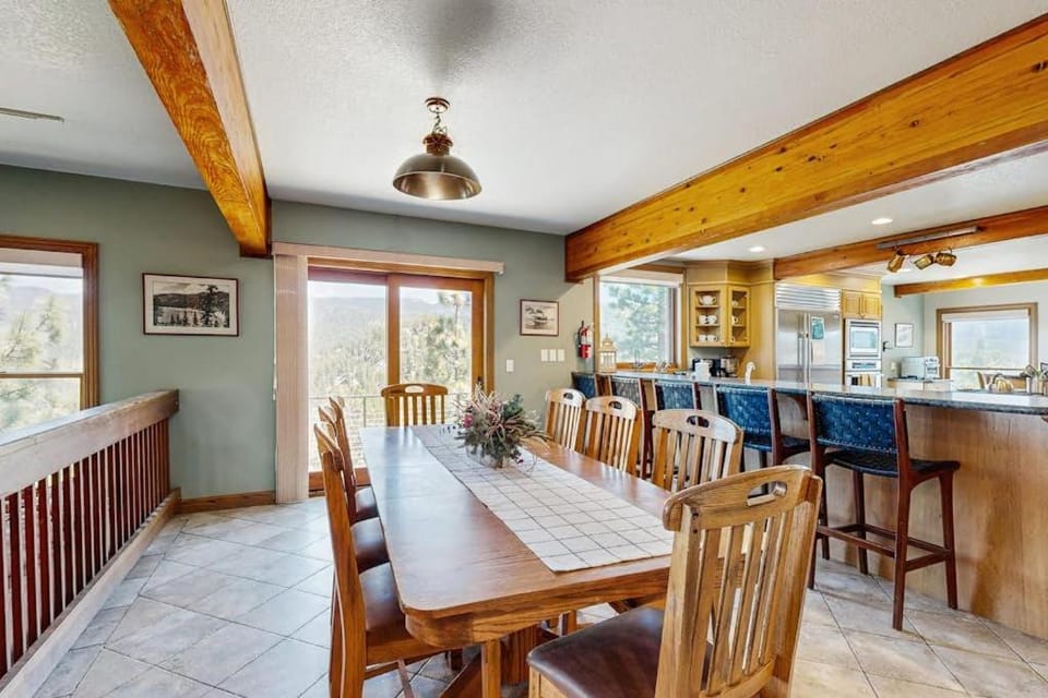Lake- & mountain-view lodge with hot tub rooftop deck & pool table sleeps 10 House in Zephyr Cove