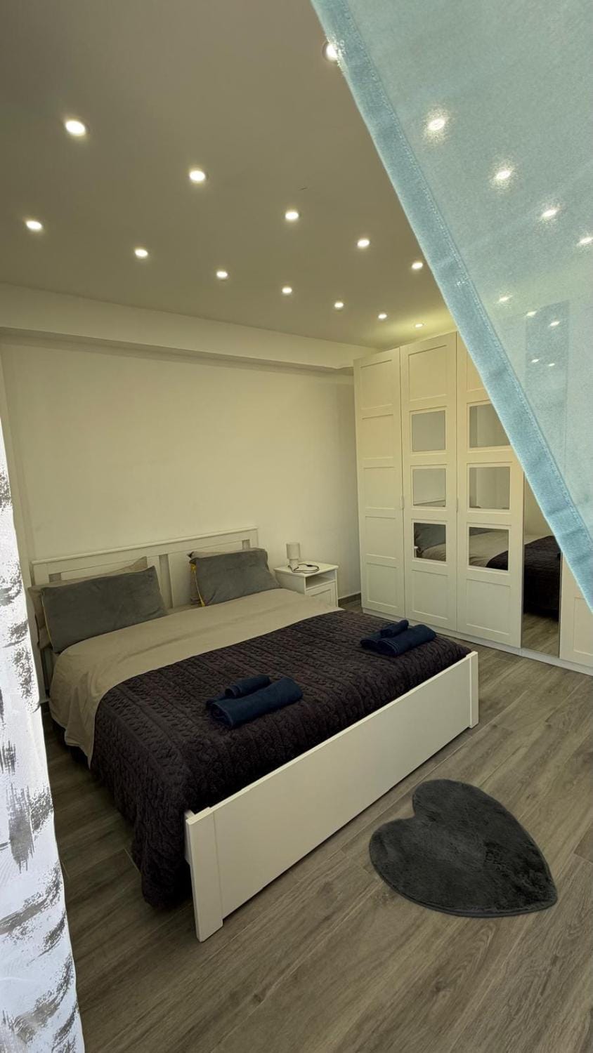 TV and multimedia, wardrobe