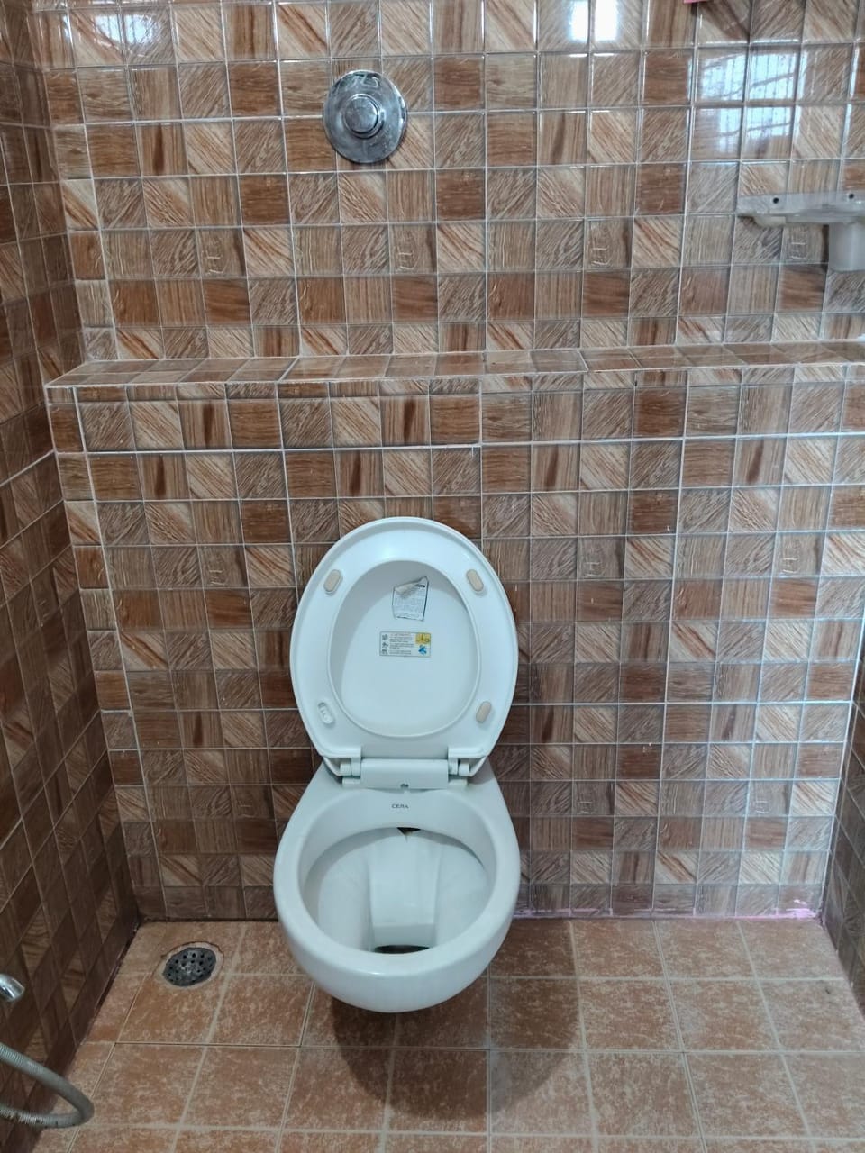 1 AC Room in 2 BHK flat Apartment in India