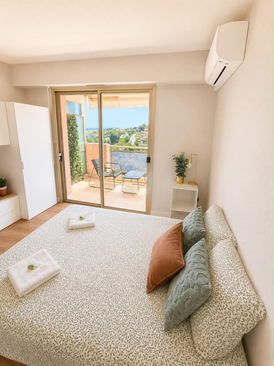 Studio vue mer - Piscine & Clim - 2 personnes Apartment in Villeneuve-Loubet