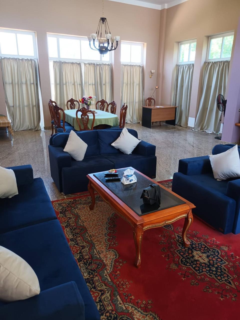 Living room, Seating area