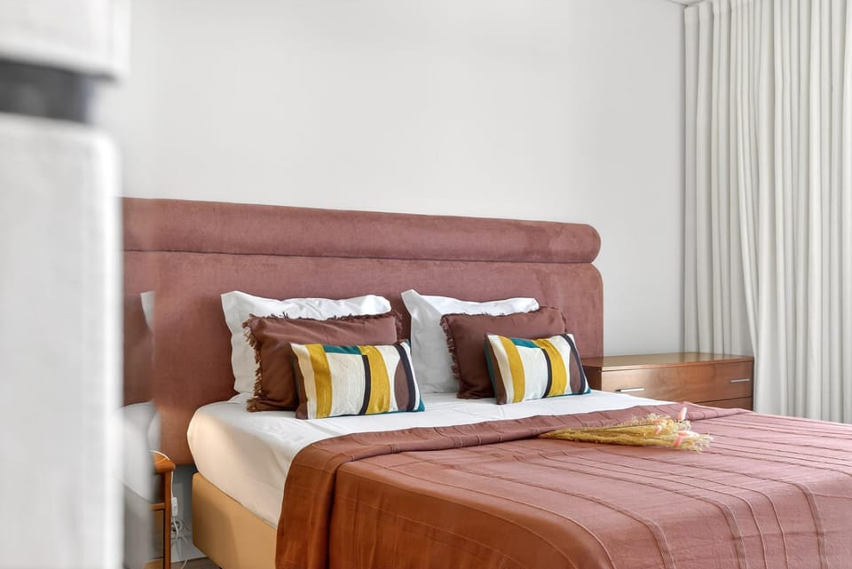 Bed, Bathroom, View (from property/room), Bedroom, Street view, Quiet street view, internet, air conditioner