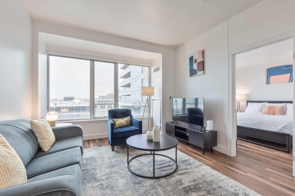 Modern Apt Heart of Seaport Apartment in South Boston