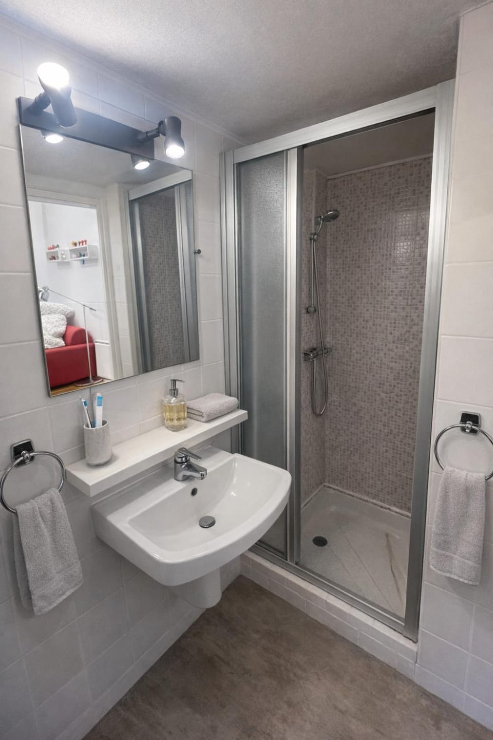 appartement tendance & artistique - centre ville d Angers - 4 PERS Apartment in Angers