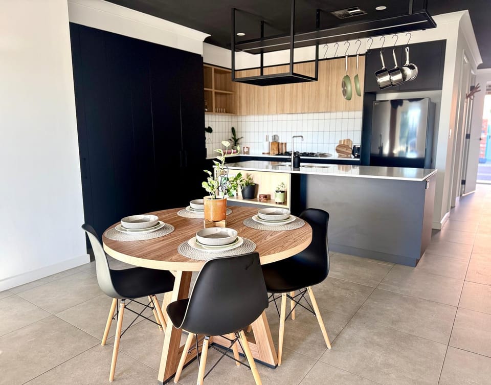Stylish Industrial City Retreat Apartment in Adelaide