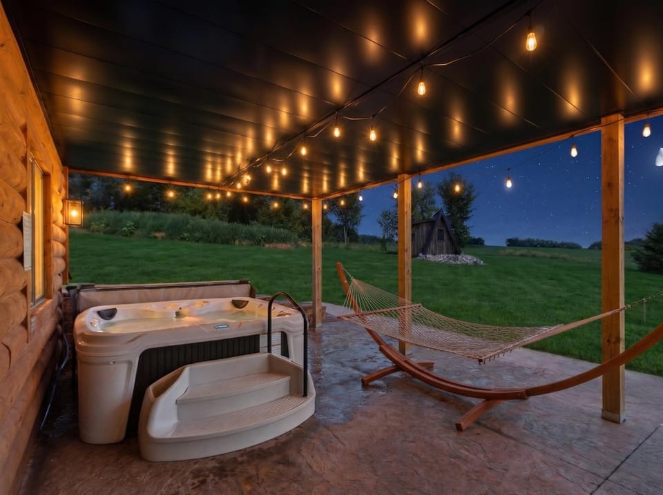 Patio, Night, Garden, Hot Tub, Decorative detail