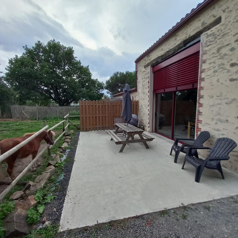 L'Herbergement, Gîte au calme avec Poneys House in Pays de la Loire