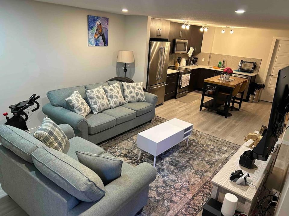 Lakeside Living Apartment in Calgary