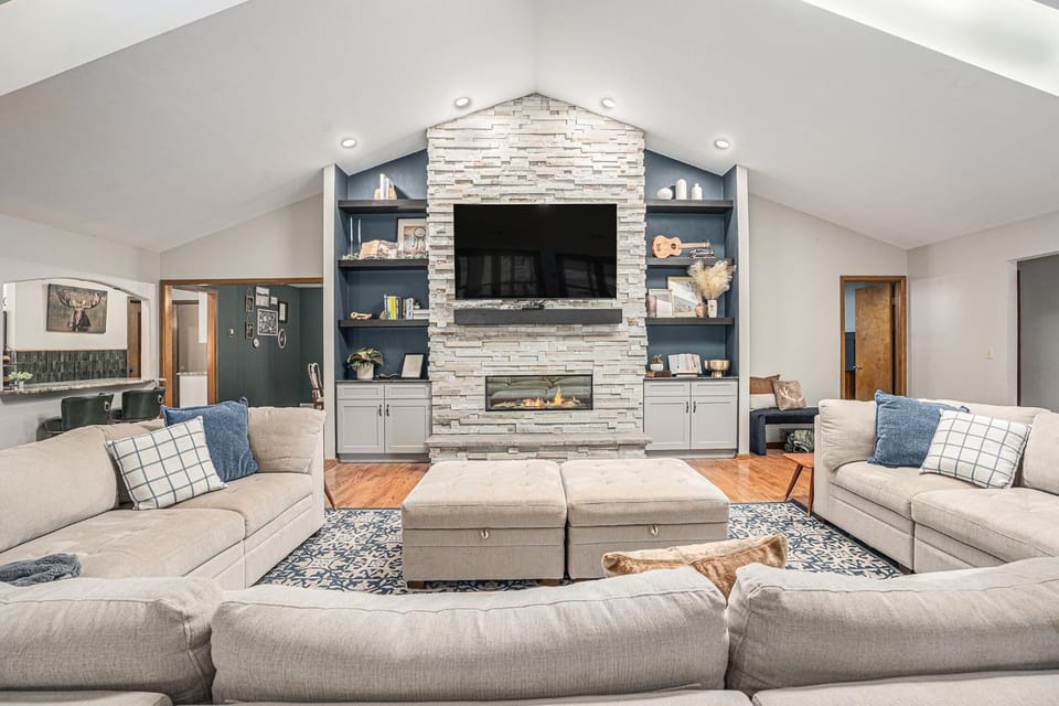 Living room, fireplace
