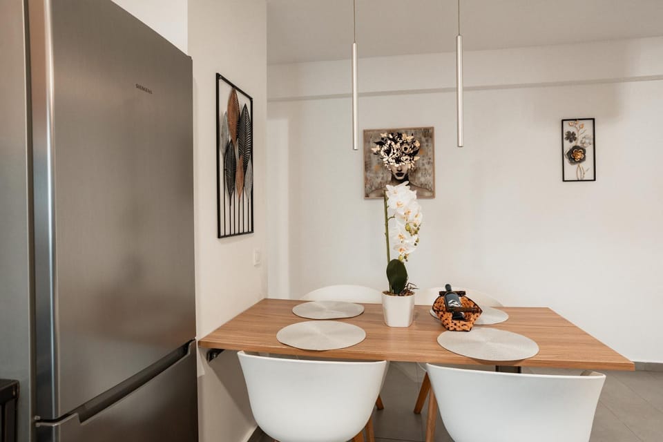 White Halo Retreat Apartment in Athens