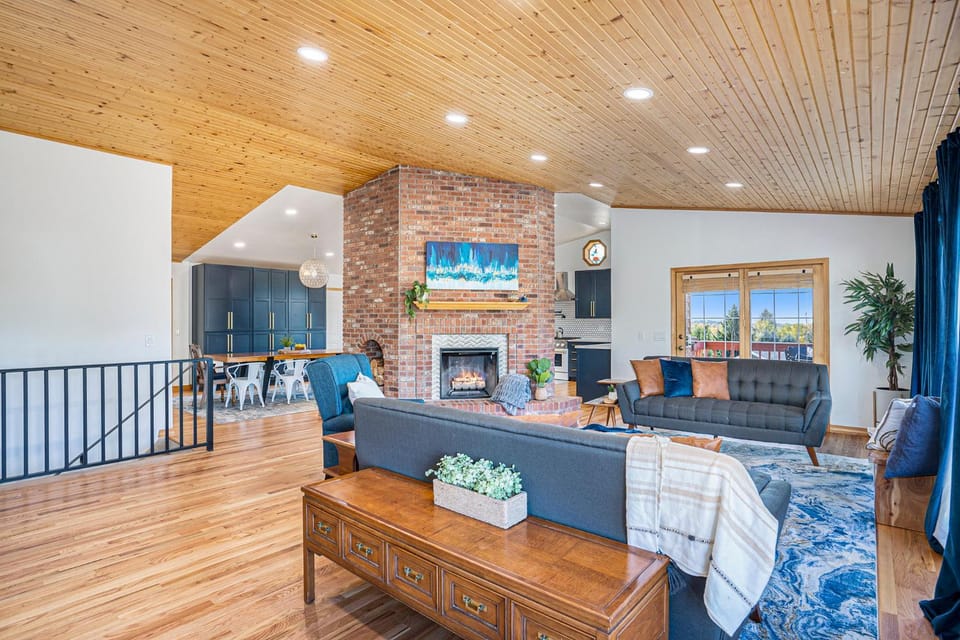 Living room, fireplace