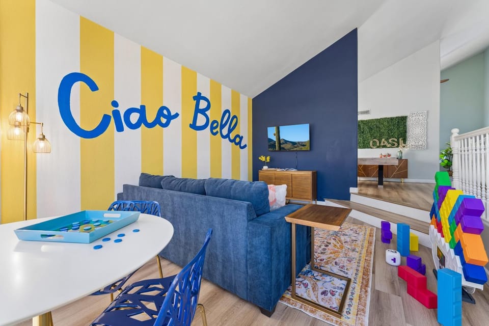 Resort-Style 5BR FREE Pool Heat Putting Green House in Glendale