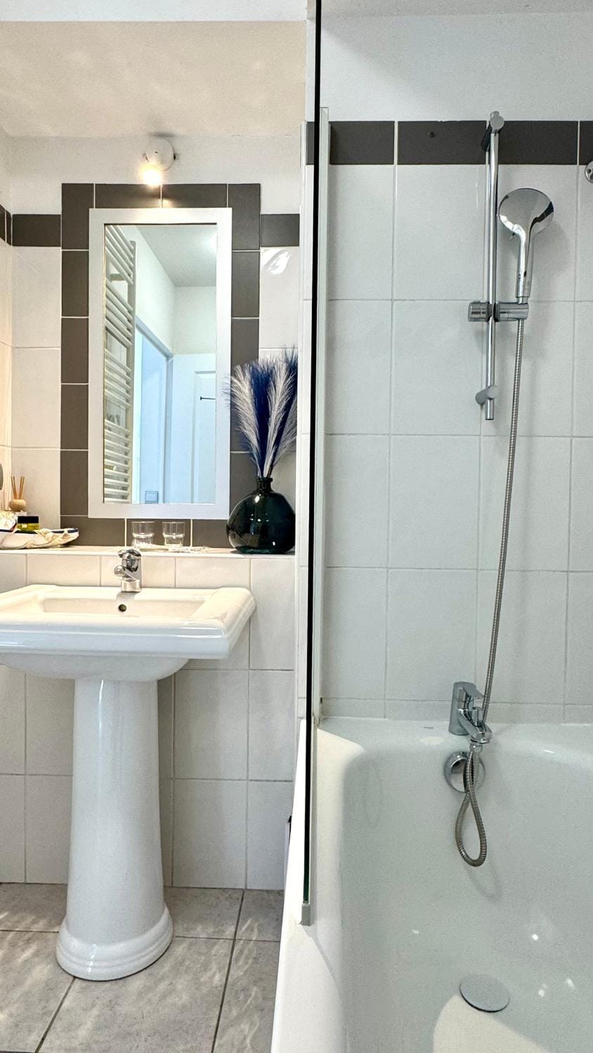 Shower, Bathroom, Bath