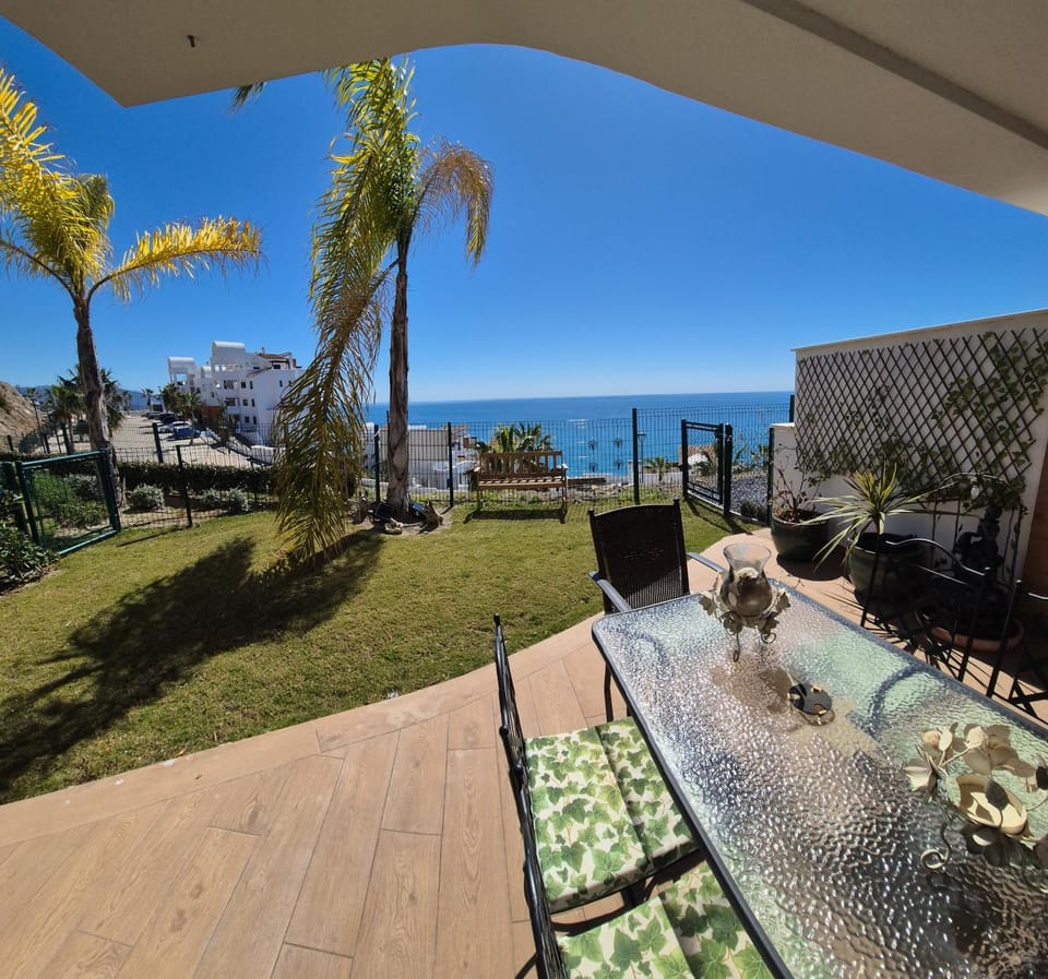 Calaceite Beach Garden Apartment in Río de Torrox
