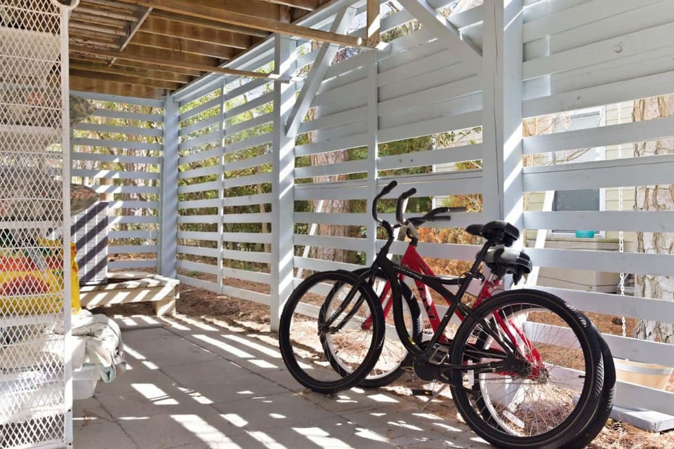 Sojourn Dog Friendly Modern 2BD with Bikes Apartment in Kill Devil Hills