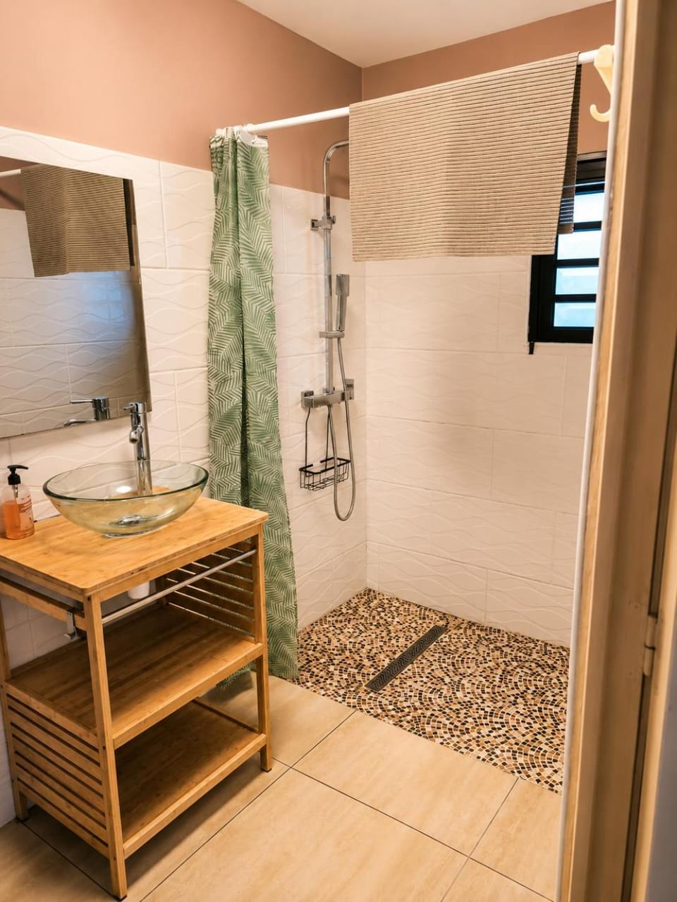 Shower, Bathroom, towels