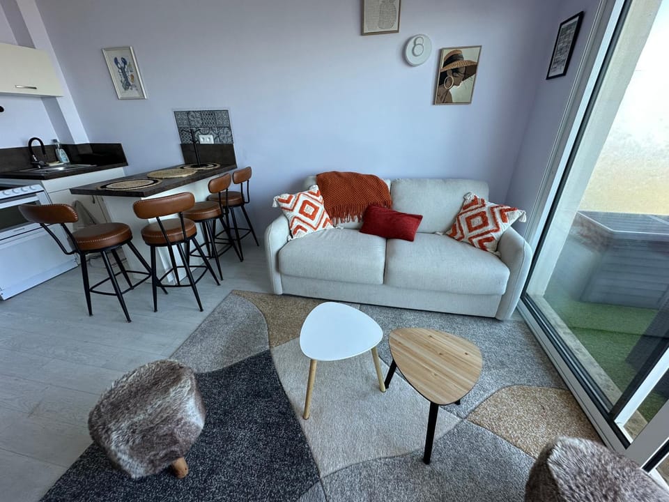 Living room, Lounge or bar, Seating area