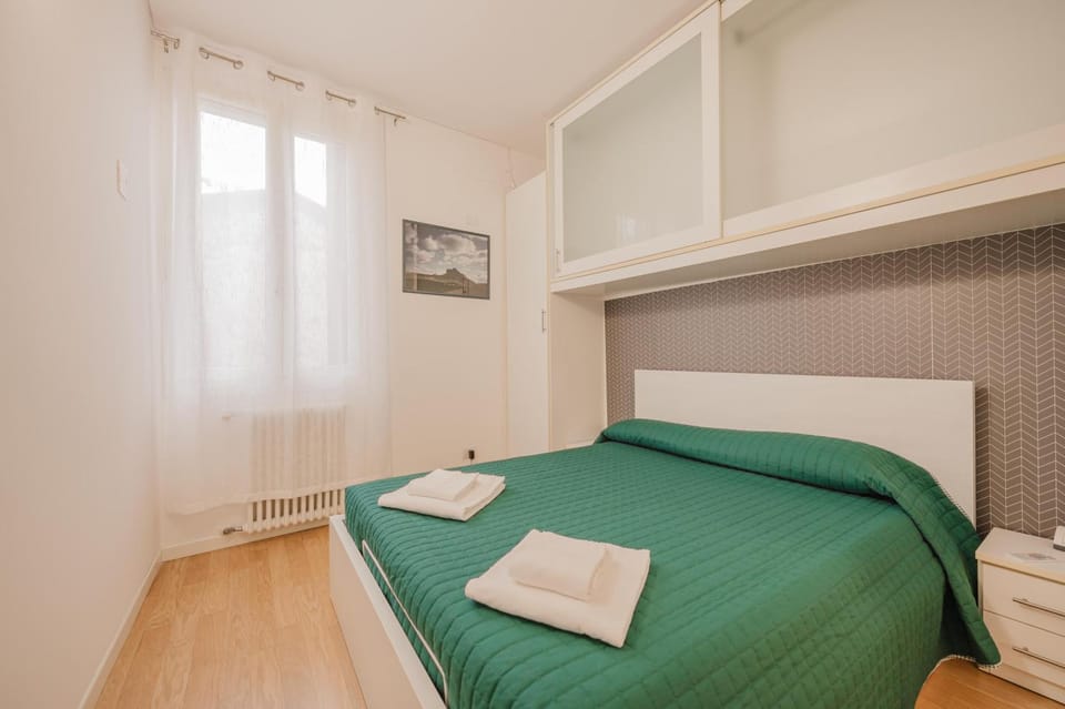 Bed, Photo of the whole room, Bedroom, towels, wardrobe