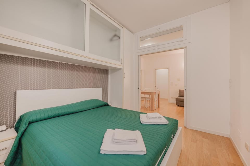 Bed, Photo of the whole room, Bedroom, towels, wardrobe