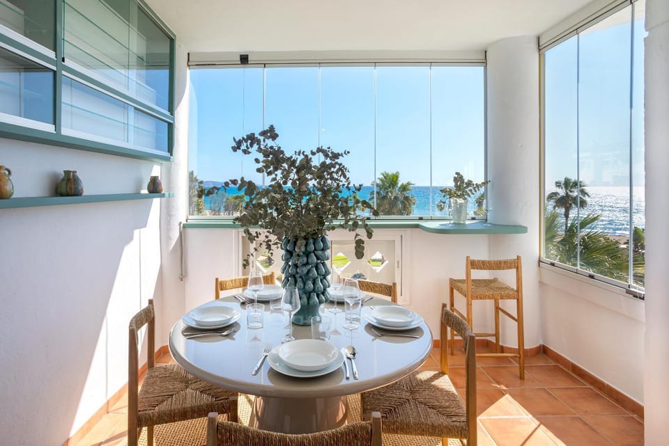 Day, Natural landscape, View (from property/room), Balcony/Terrace, Living room, Dining area
