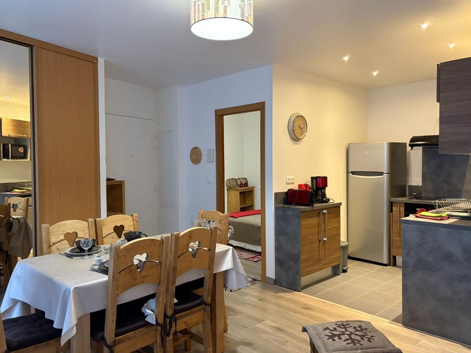Living room, Meals, storage