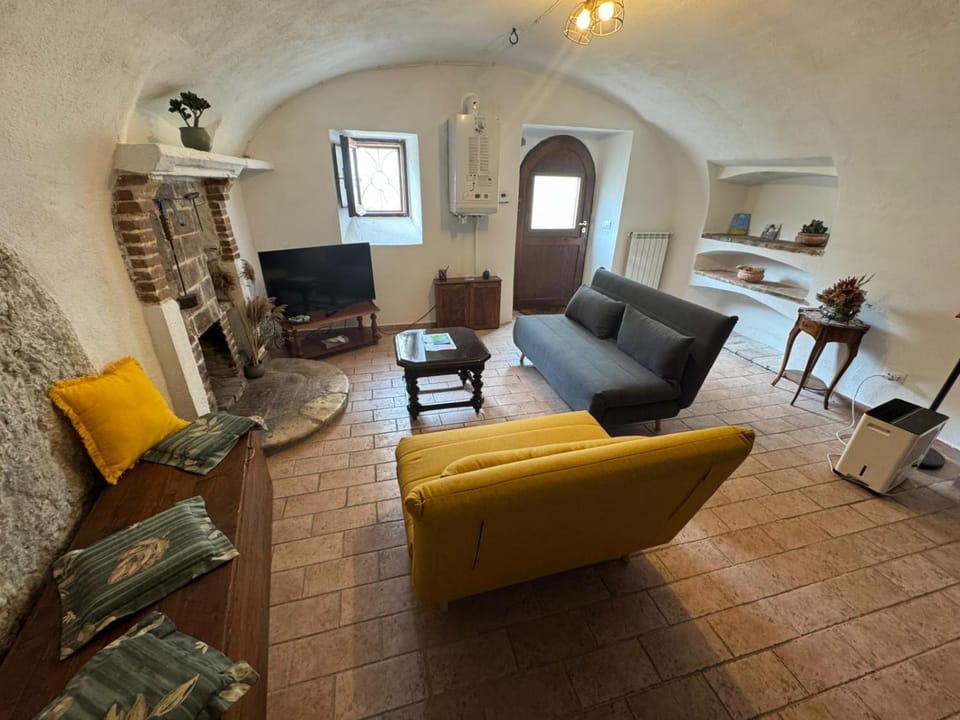 Living room, Seating area, furniture