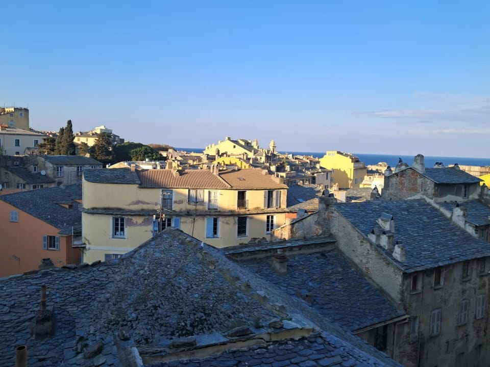Cocon sous les toits – T2 climatisé de charme House in Bastia