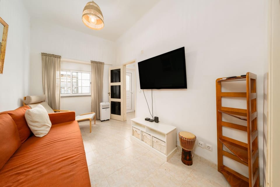 Cascais Escape Walk to Old Town & Beach wAC House in Cascais