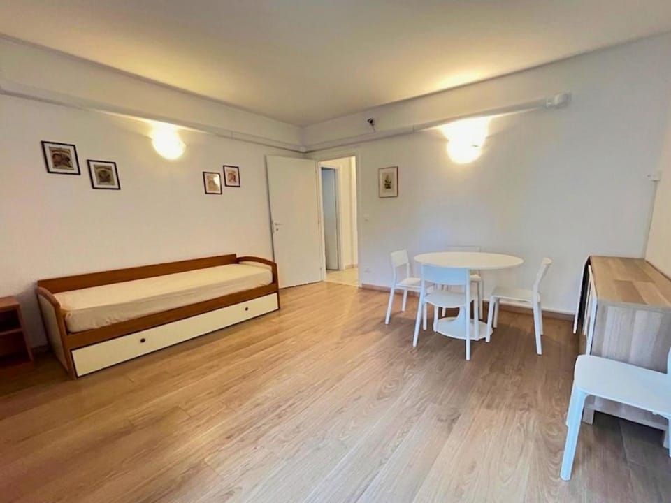 Supermarket Apartment in Grado