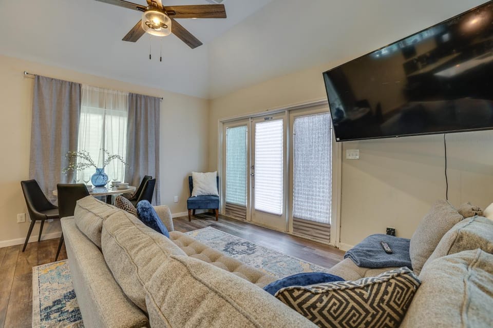 Large-Group Getaway Near Dtwn & NRG Stadium! House in Houston