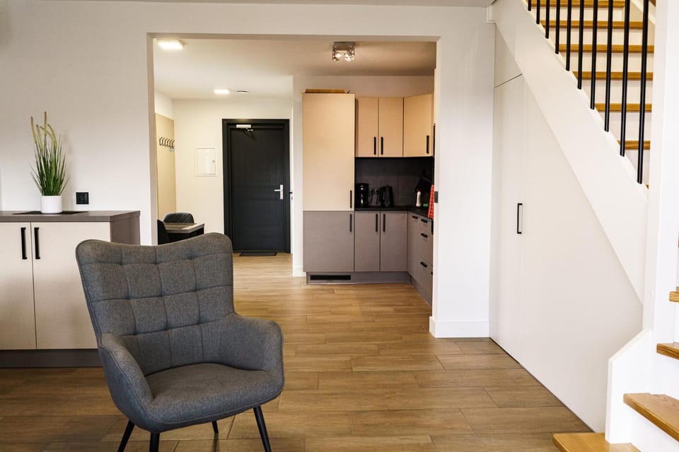 Seating area, kitchen