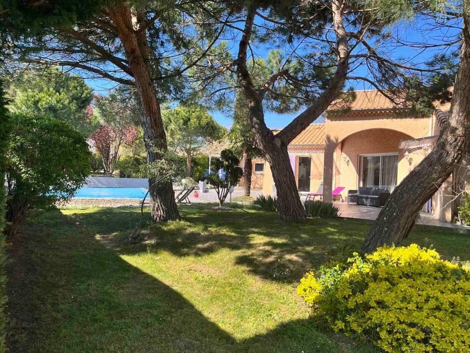 House with heated pool Ardèche Villa in Provence