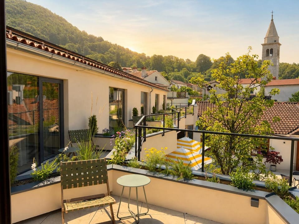 Property building, Patio, View (from property/room), Balcony/Terrace, City view