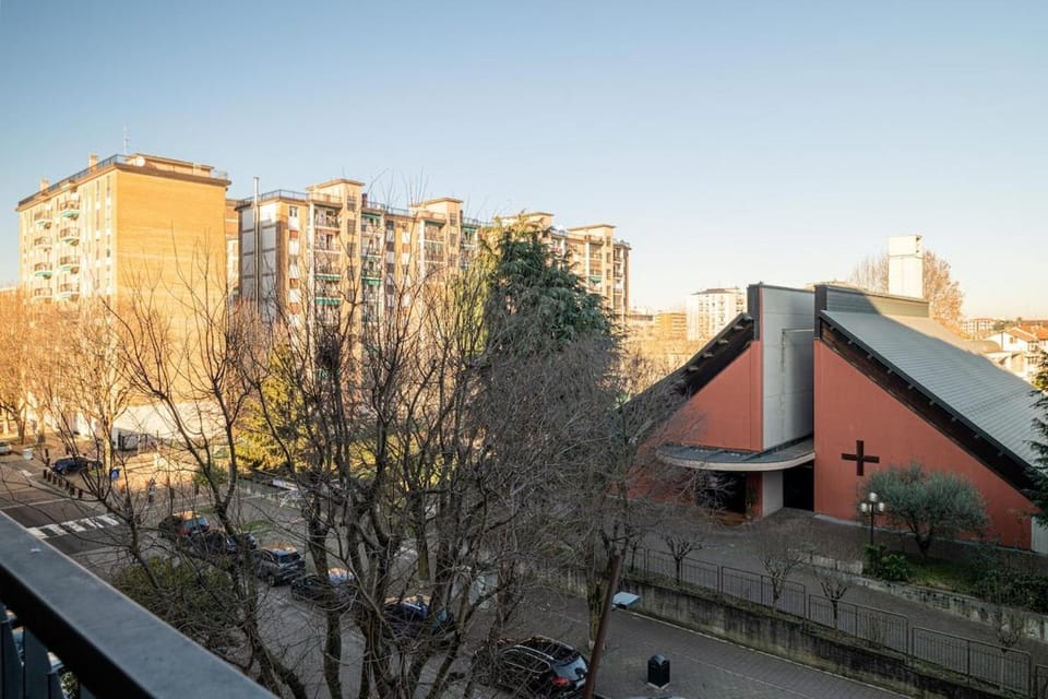 Victory76 - Hospital, M3, Linate Apartment in San Donato Milanese