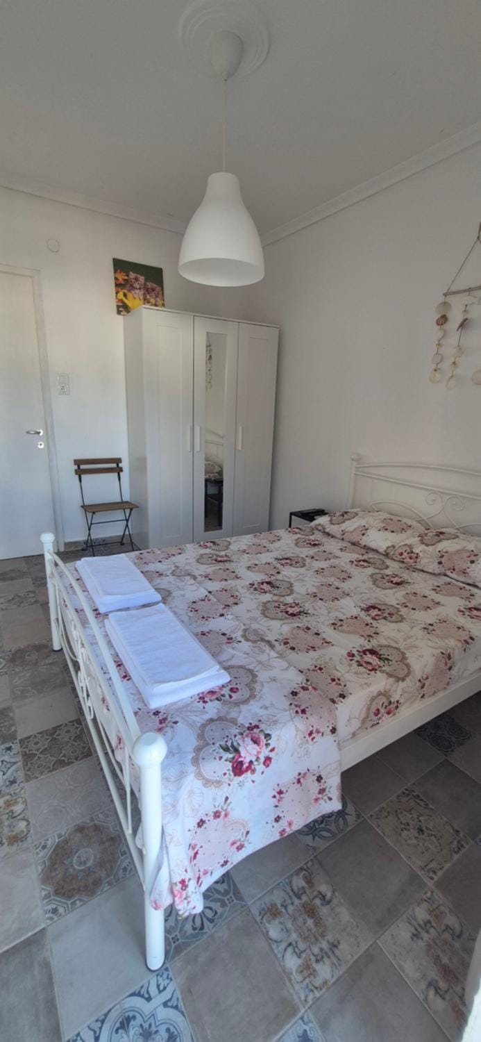 Bed, Photo of the whole room, Bedroom, wardrobe