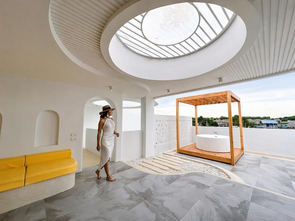 Balcony/Terrace, group of guests