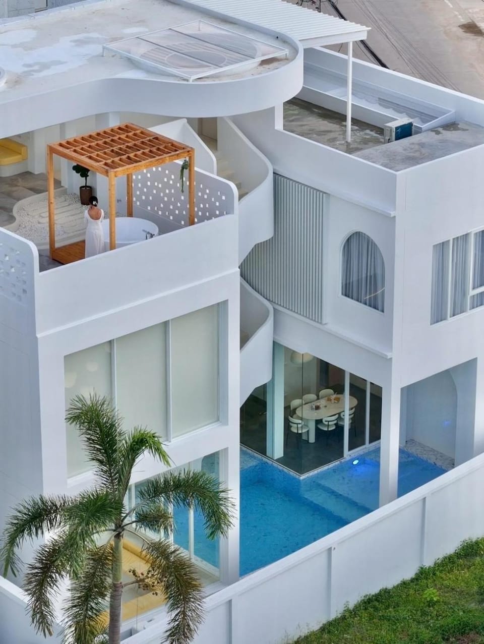Property building, Day