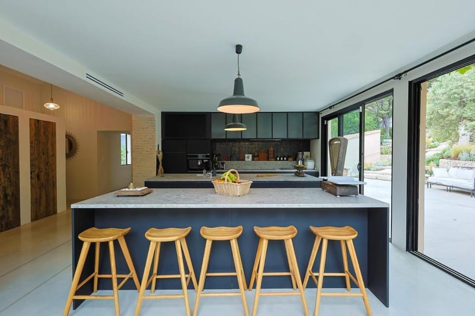 Villa iconique & secrète dans les collines de Cassis Villa in Cassis