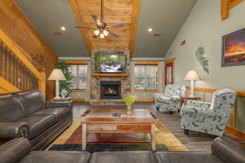 A Moment's Peace Chalet in Gatlinburg
