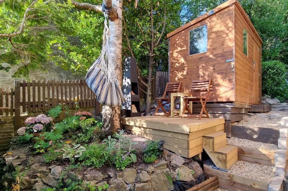 Property building, Spring, Day, Garden, Garden view