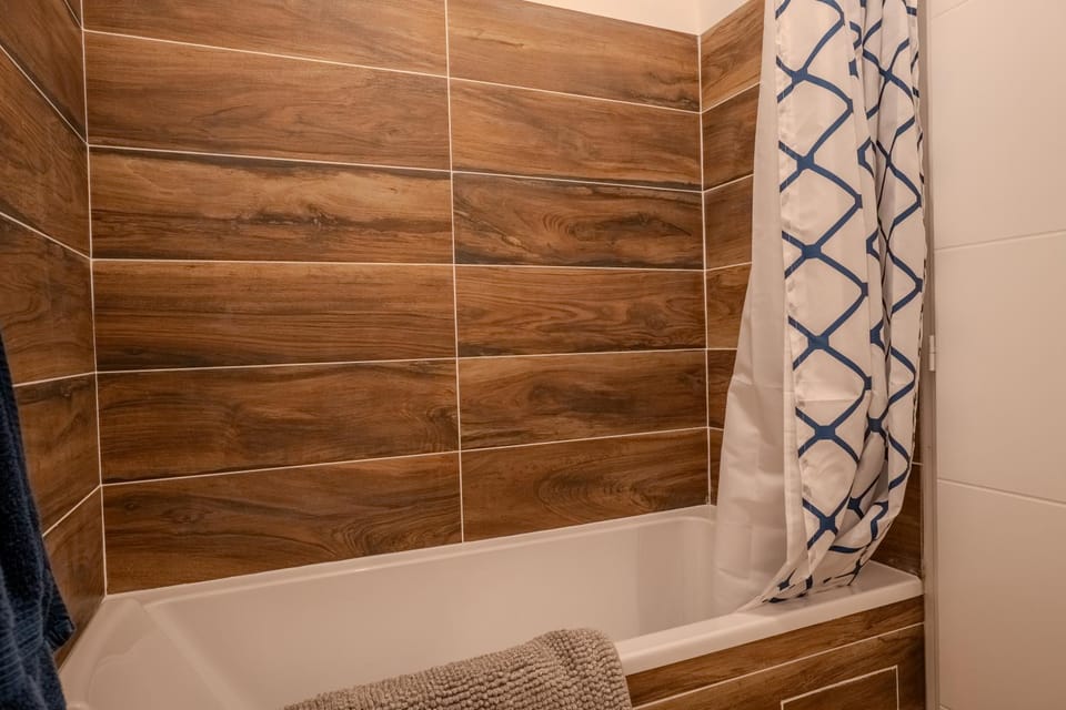 Bathroom, Bath