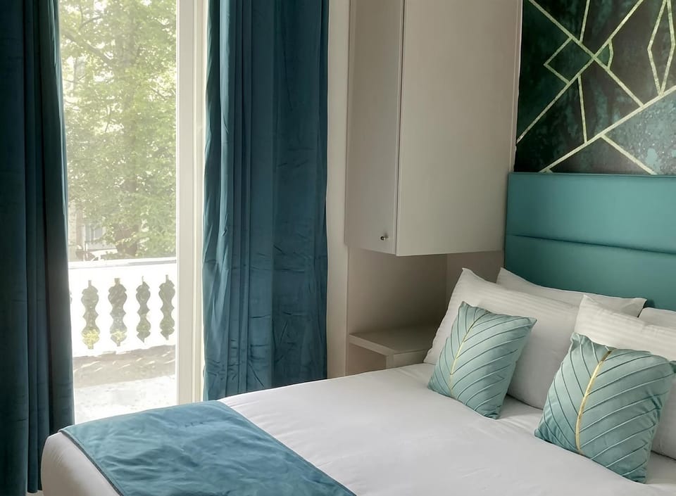 Bed, Bedroom, wardrobe
