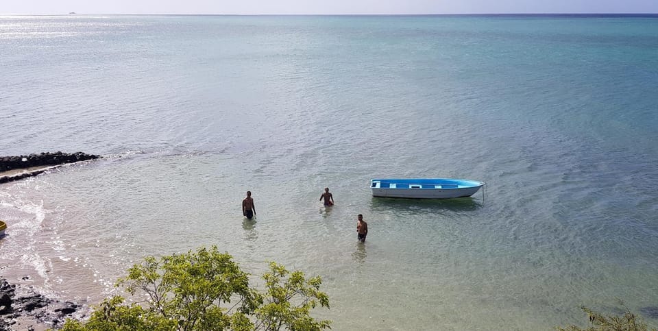 Activities, Snorkeling, group of guests
