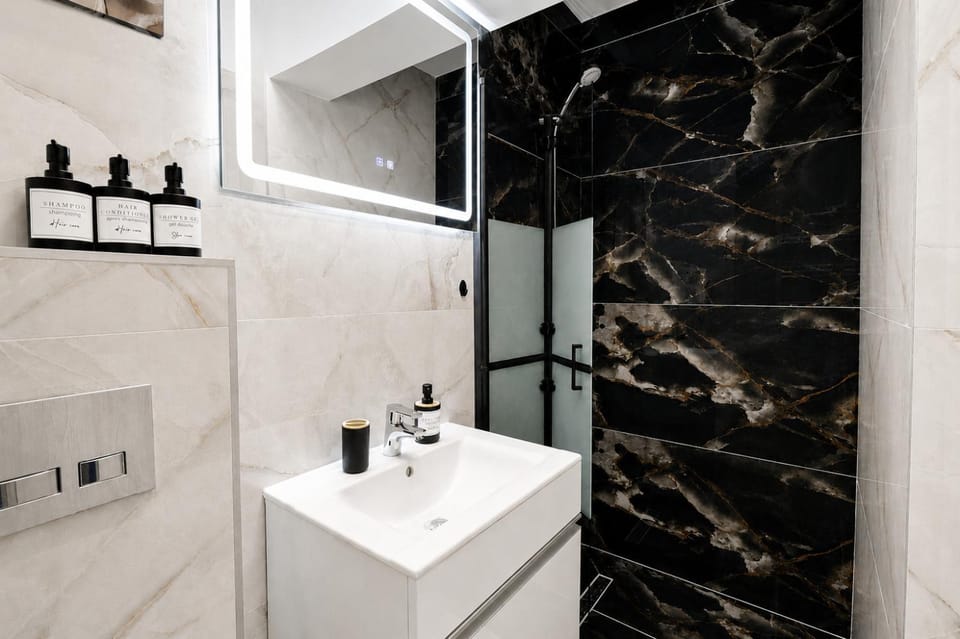 Shower, Bathroom