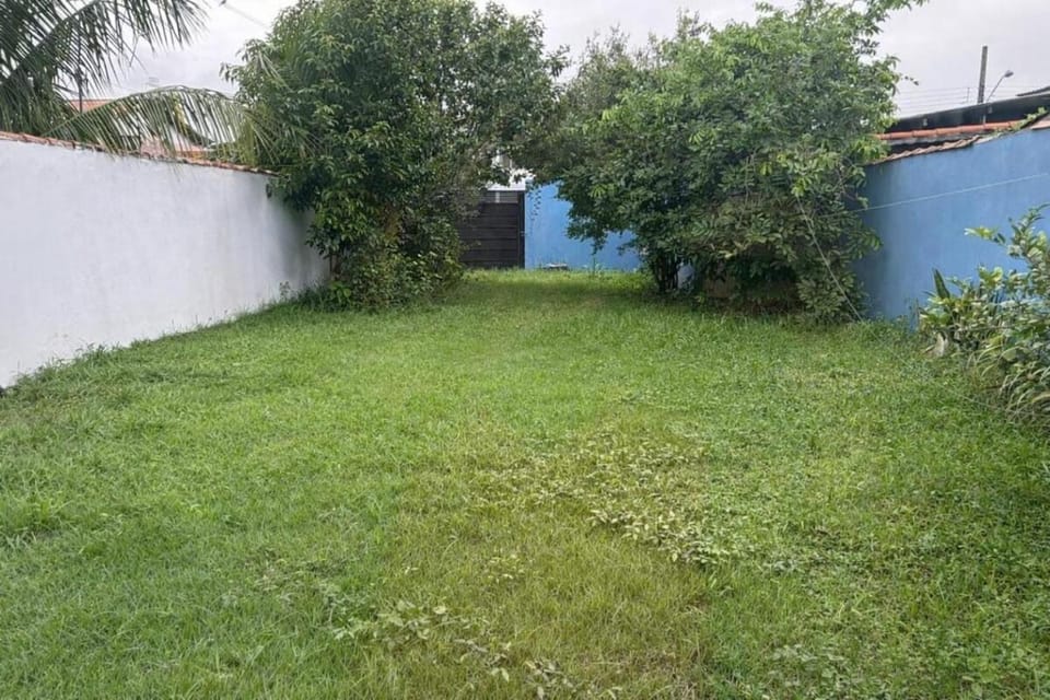 Green House at the Corner of the Sea Pet Friendly House in Caraguatatuba