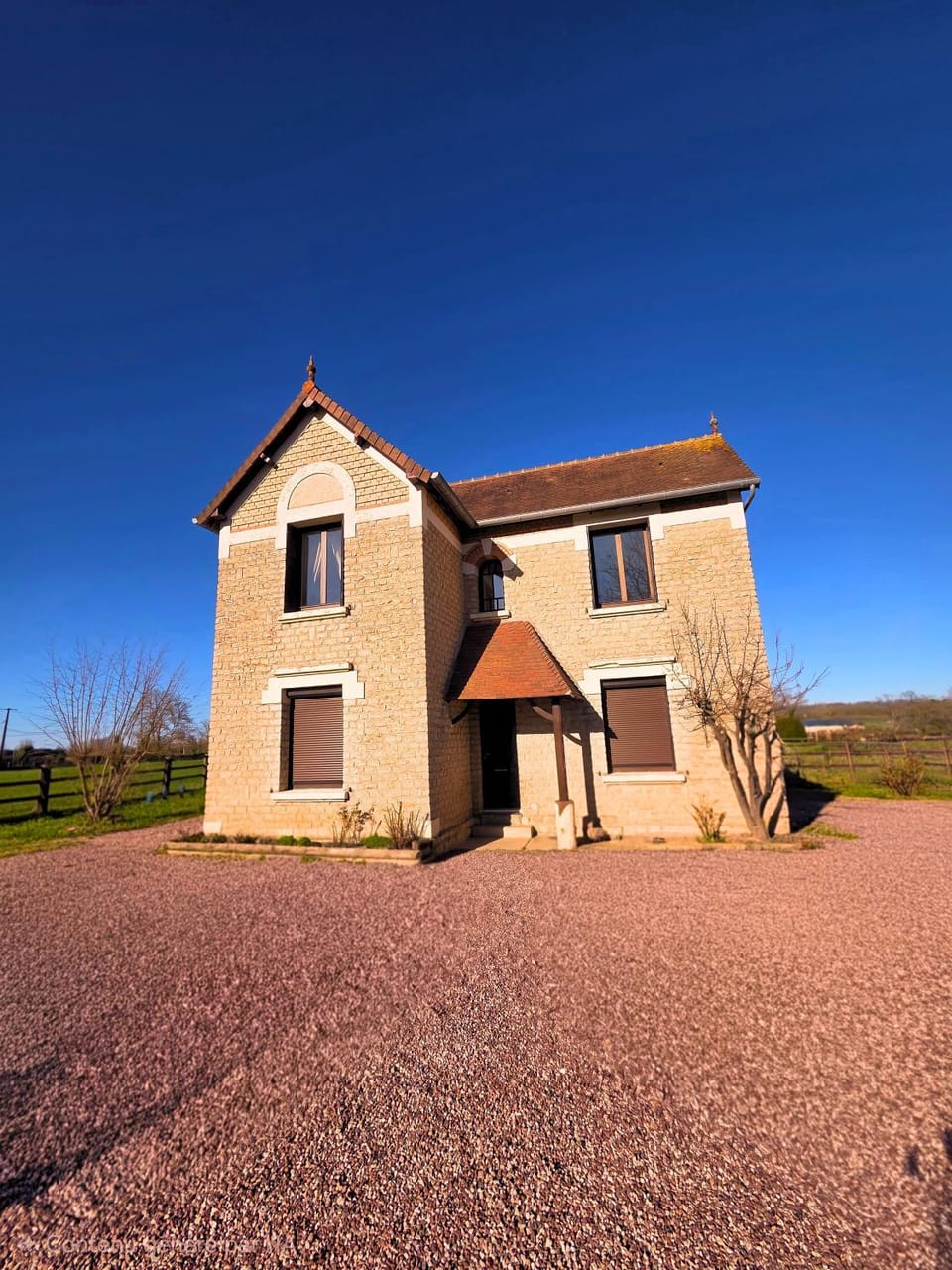 Property building, Garden view, Parking