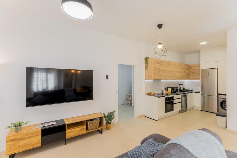Communal lounge/ TV room, TV and multimedia, Dining area, toaster